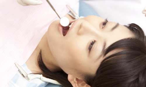 フッ素塗布と予防充填(シーラント)をおこなっています